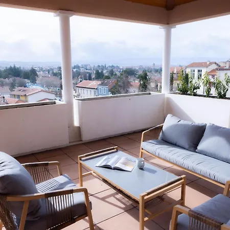 2m, The Originals Relais